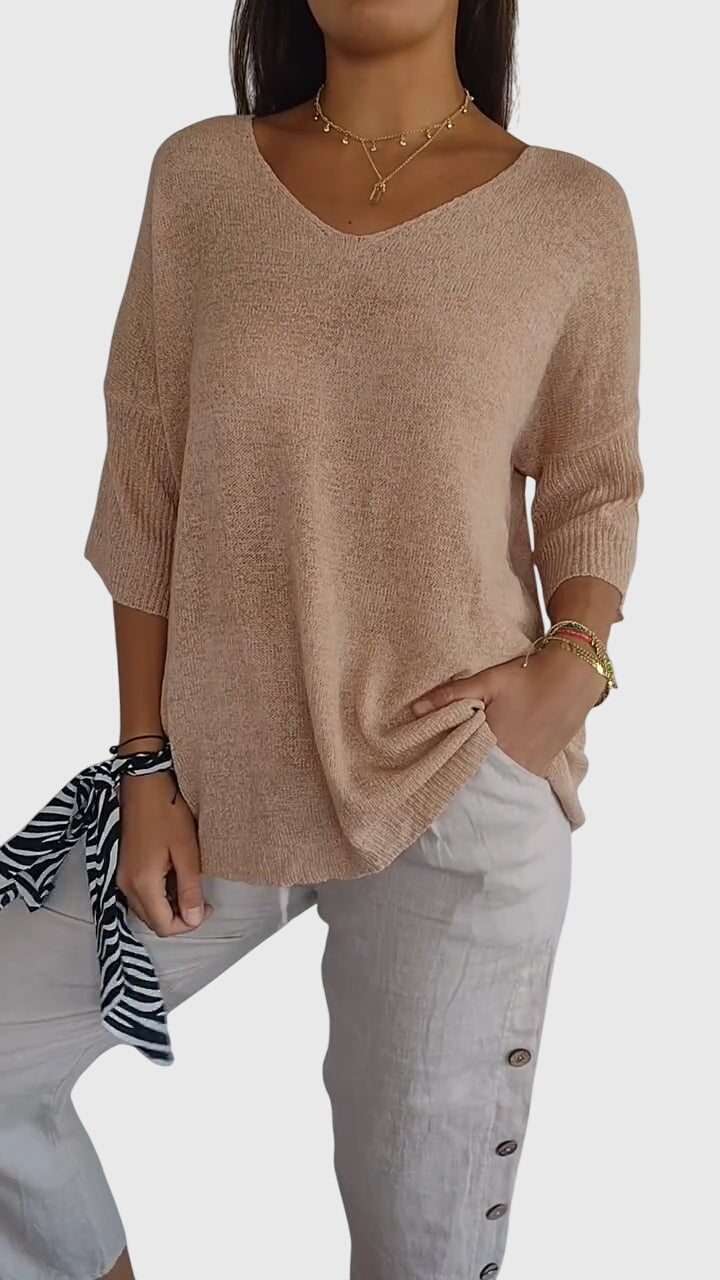 Cecilia – Elegant V-Neck Top