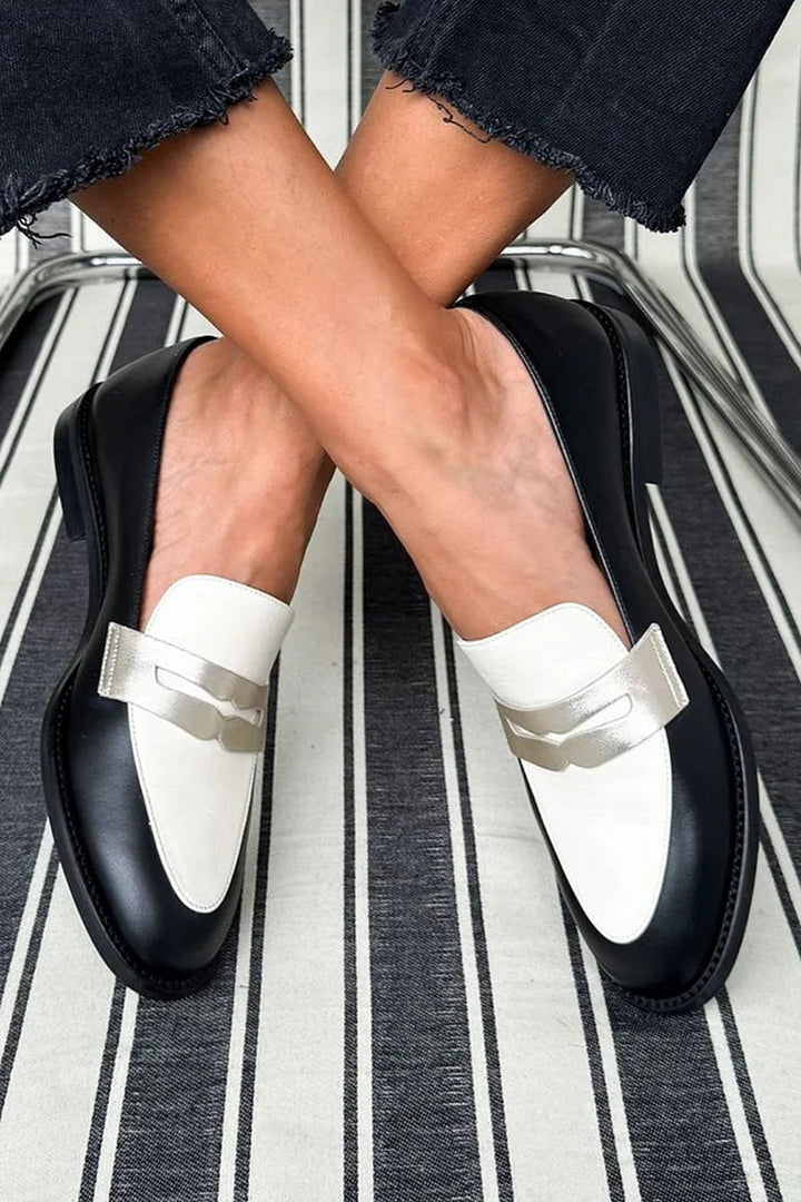 Thora – Classic Monochrome Loafers