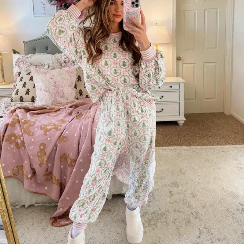 Deirdre – Casual Striped V-Neck Long Sleeve and Pants Set