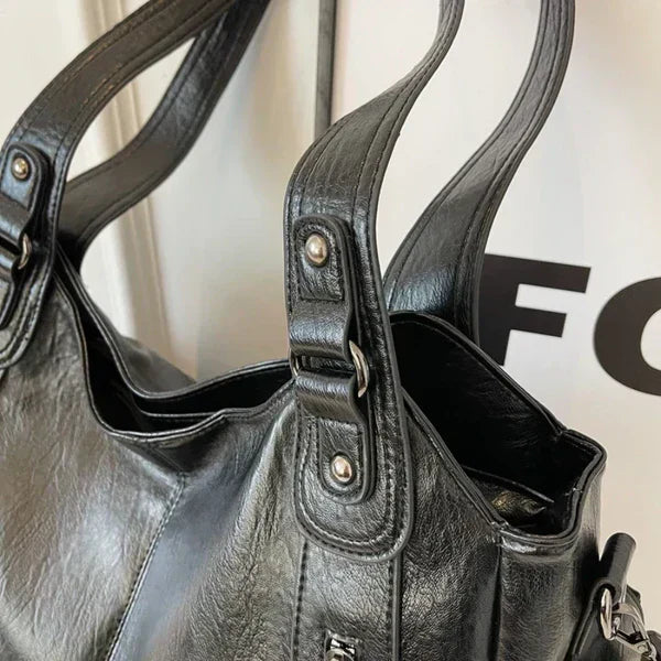 Betty – Classic Leather Handbag