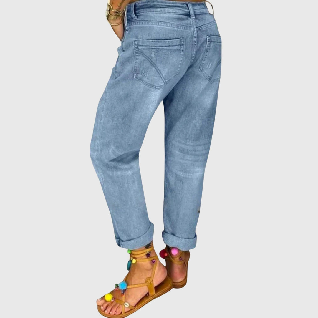 Carla – Classic Straight-Leg Jeans