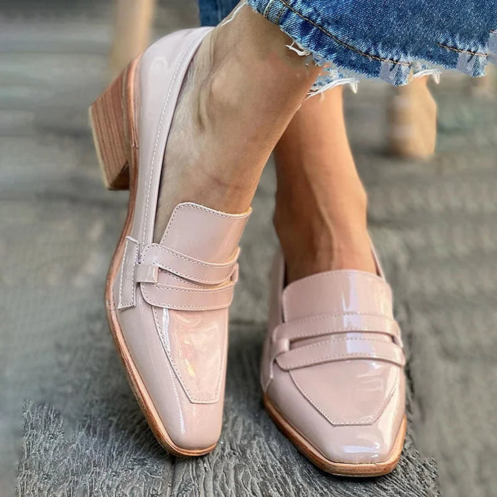 Helene – Shiny Wide Heel Moccasin