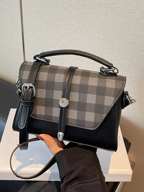 Mavis – Vintage-Style Small Square Shoulder Crossbody Bag with Contrast Stitching