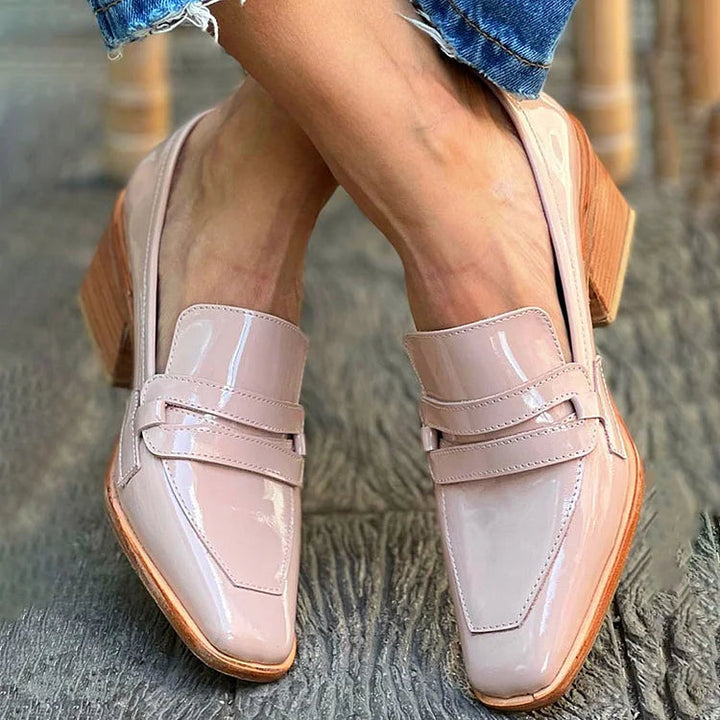 Helene – Shiny Wide Heel Moccasin