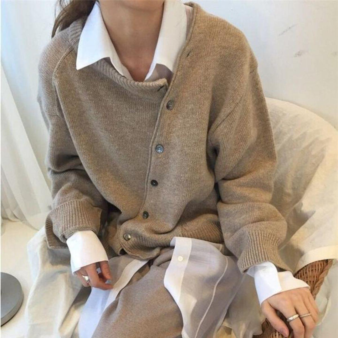 Eleanor – Soft Button-Up Cardigan