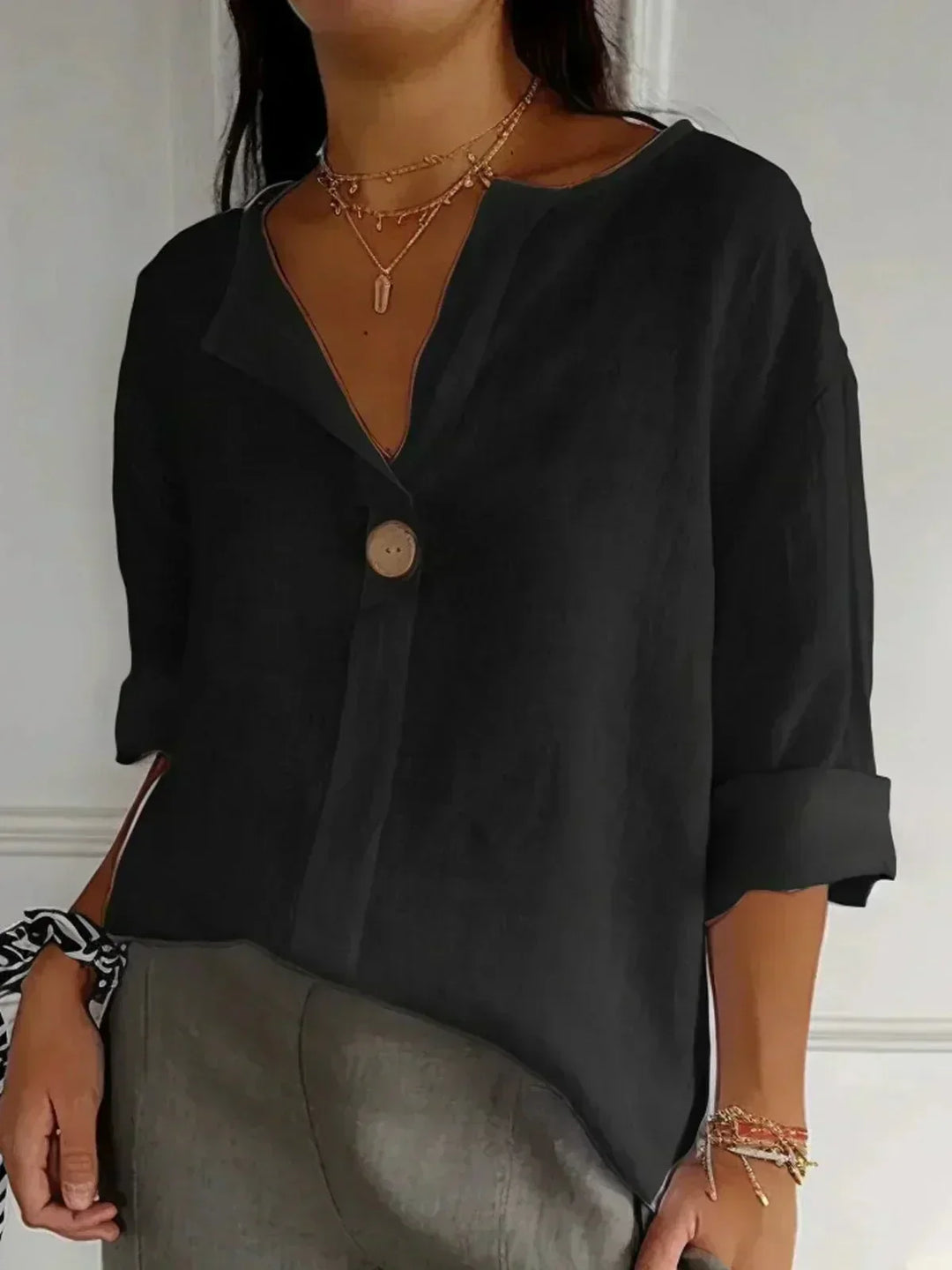Diana – Relaxed V-Neck Top
