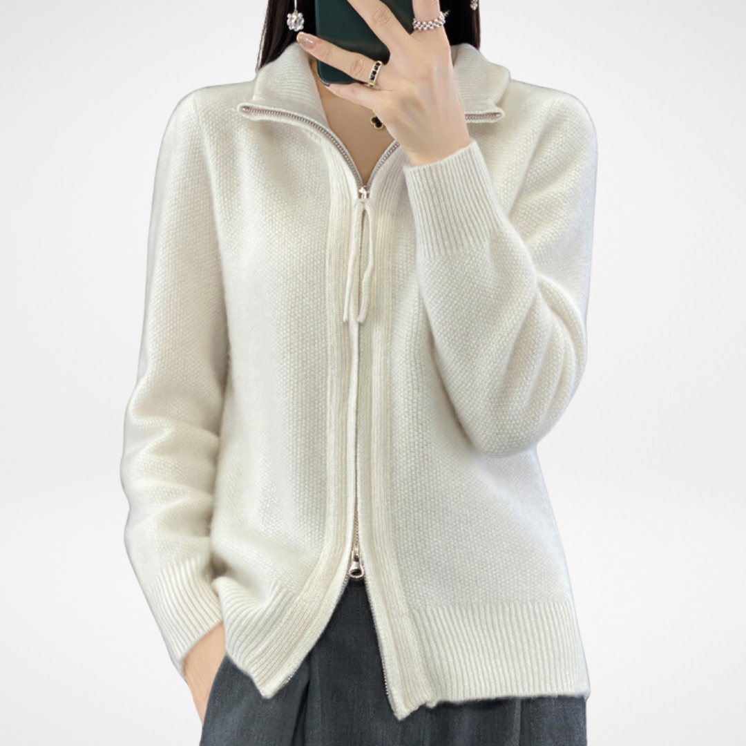 Sally – Minimalist Zip Sweater