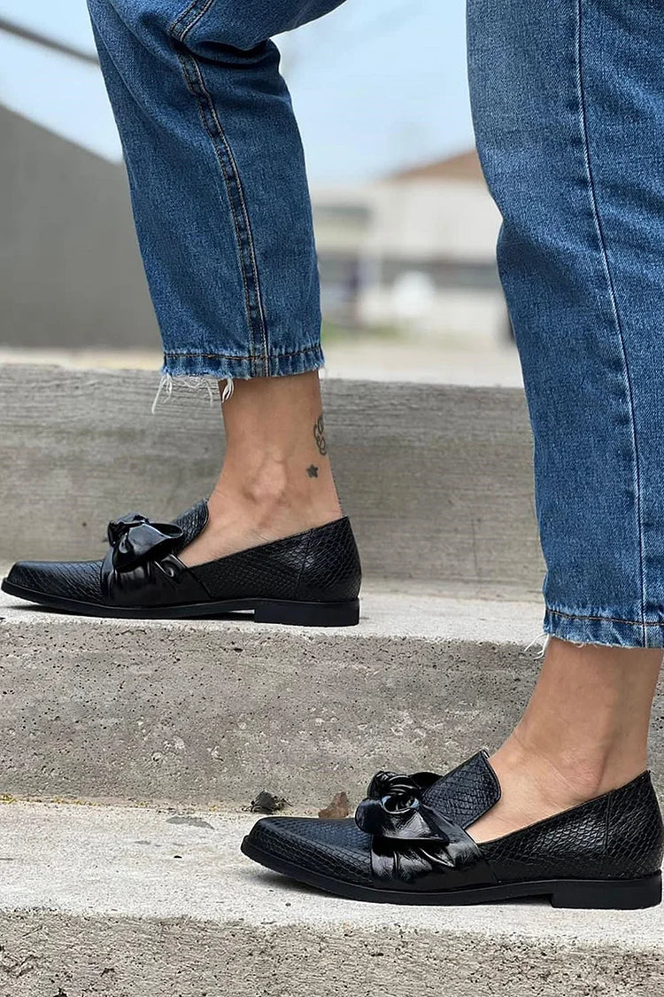 Dorothea – Satin Bow Loafer
