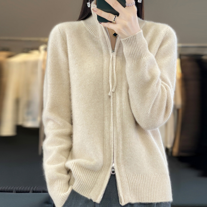 Sally – Minimalist Zip Sweater