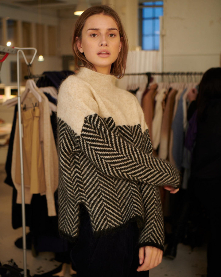 Norah – Cotton Turtleneck Sweater