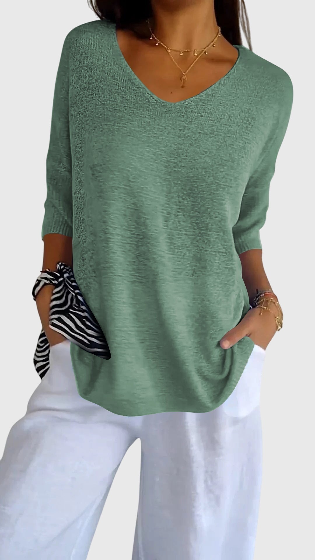 Cecilia – Elegant V-Neck Top