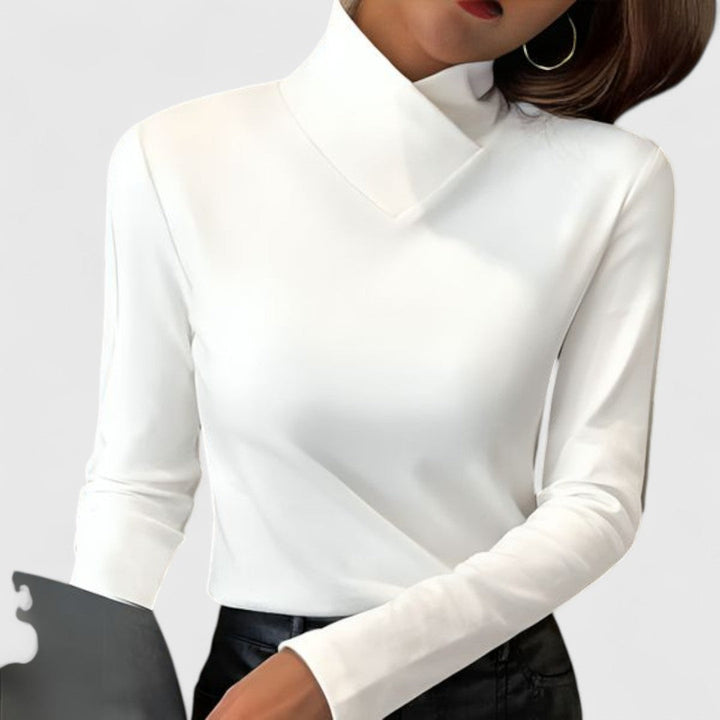 Nadette – Elegant Fitted Turtleneck Top