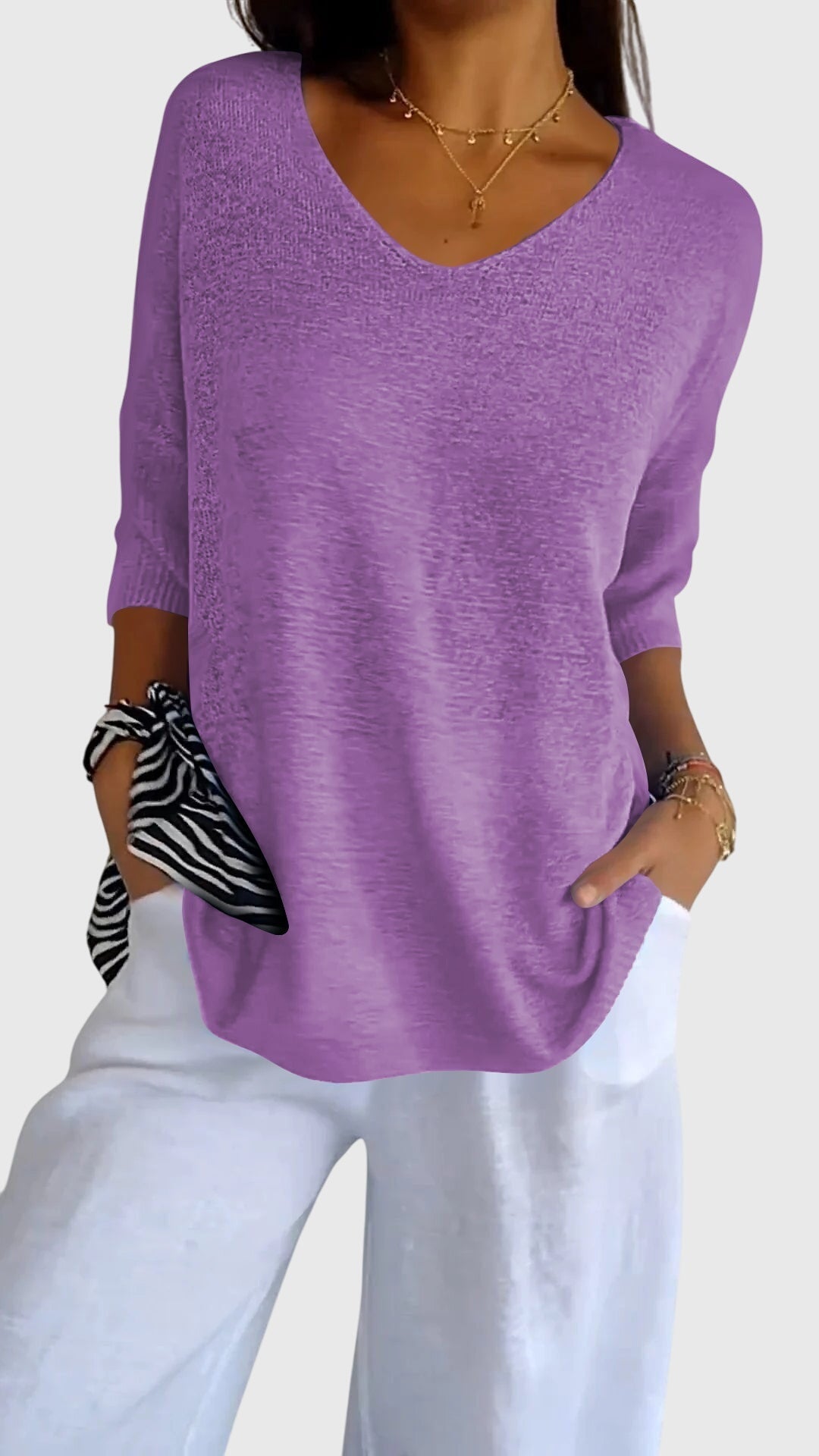 Cecilia – Elegant V-Neck Top