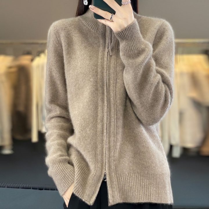 Sally – Minimalist Zip Sweater