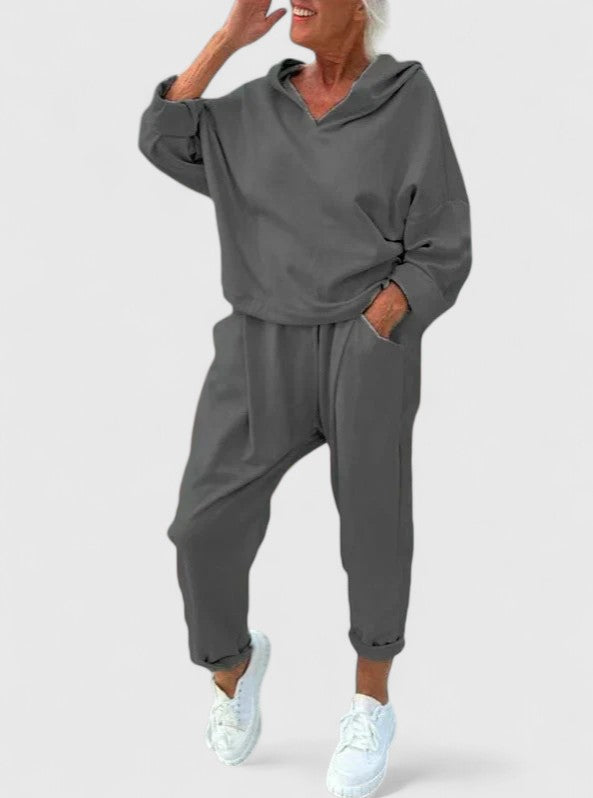 Trudy – Comfortable Hooded Sweatshirt Set