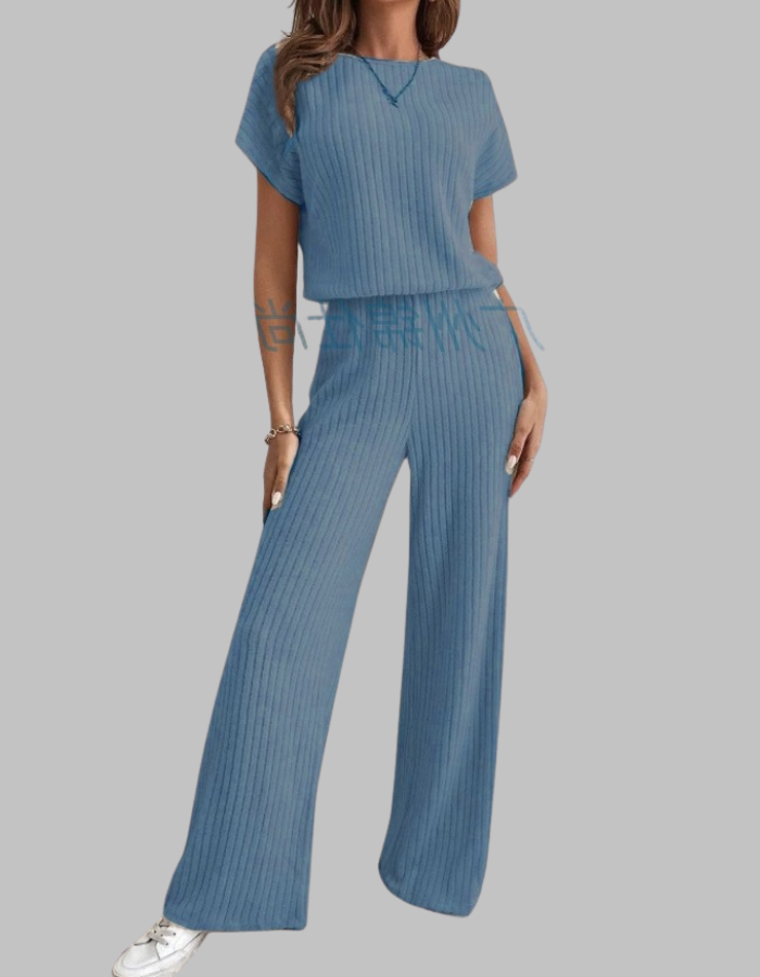 Maggie – Casual Short Sleeve Top and Pants Set