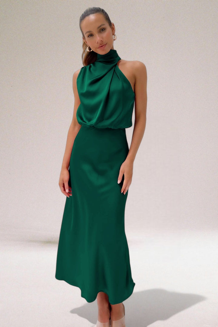 Lily – Elegant Pleated Dress