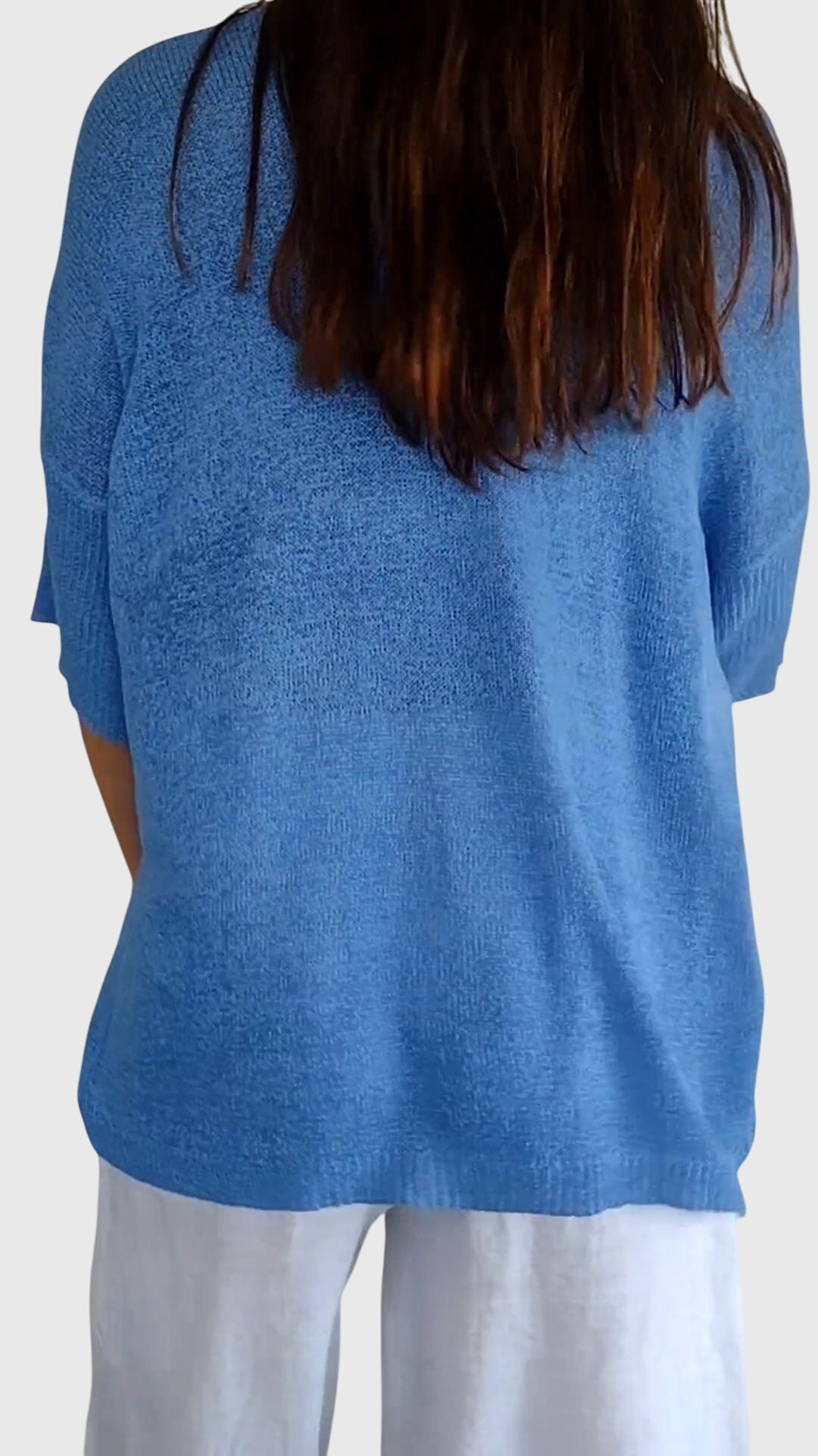 Cecilia – Elegant V-Neck Top