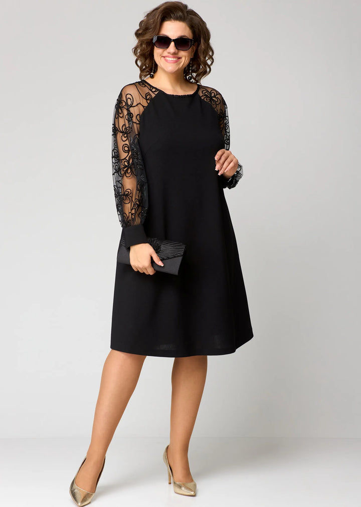 Doreen – Elegant Lace Dress