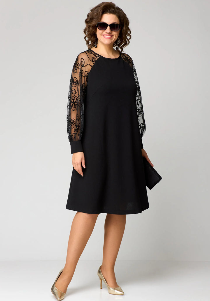 Doreen – Elegant Lace Dress