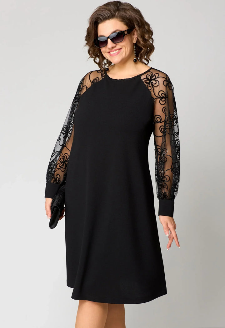 Doreen – Elegant Lace Dress