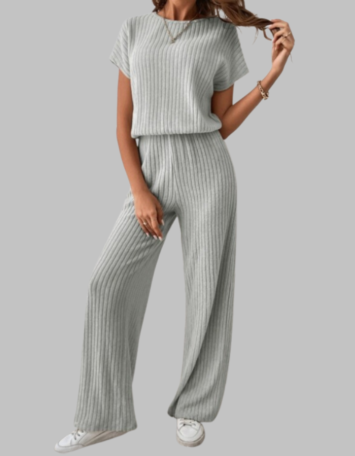 Maggie – Casual Short Sleeve Top and Pants Set