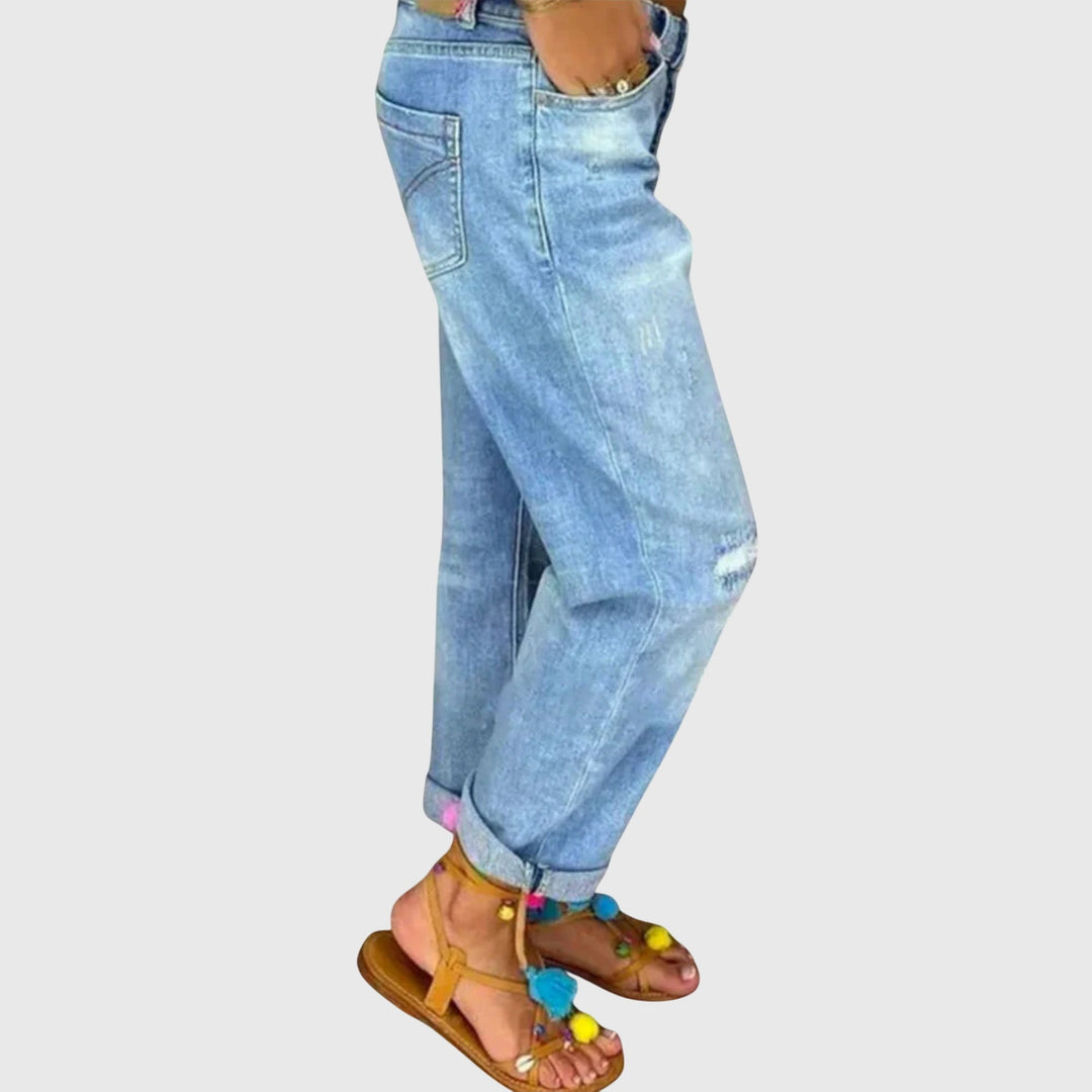 Carla – Classic Straight-Leg Jeans