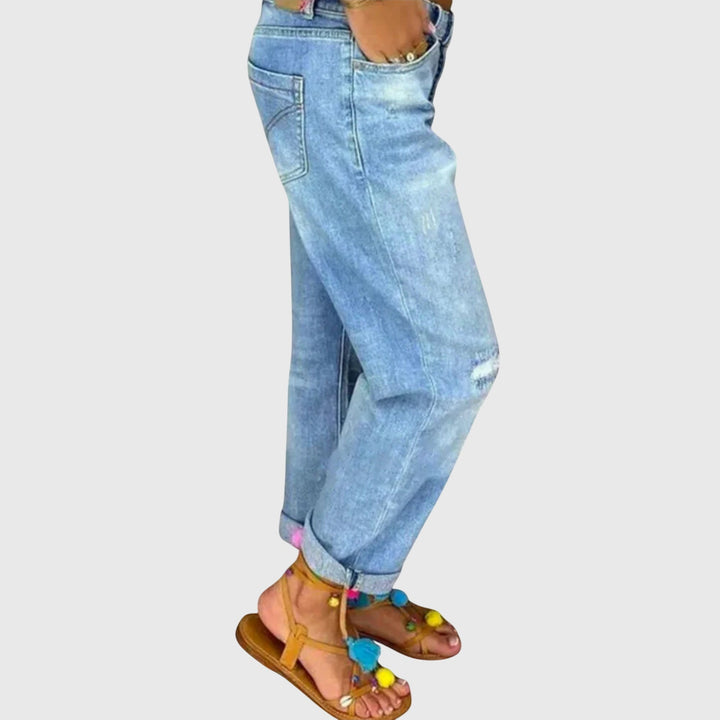 Carla – Classic Straight-Leg Jeans