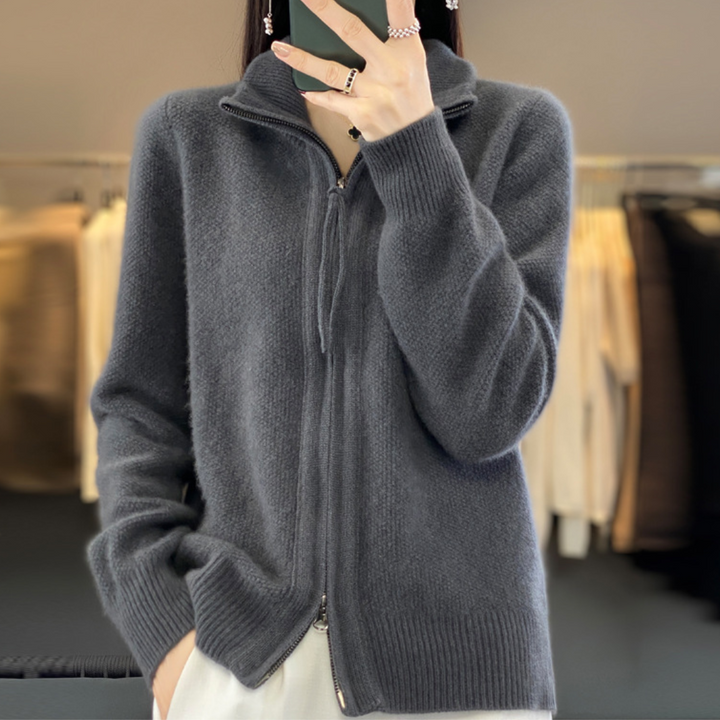 Sally – Minimalist Zip Sweater