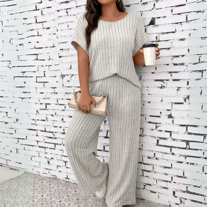 Sheena – Casual Plus Size Short Sleeve Top and Pants Set