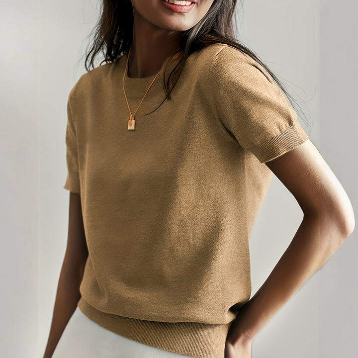 Angela – Casual Short Sleeve Crew Neck Top