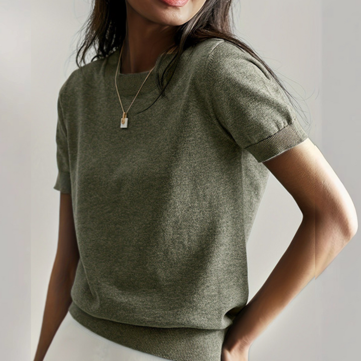 Angela – Casual Short Sleeve Crew Neck Top