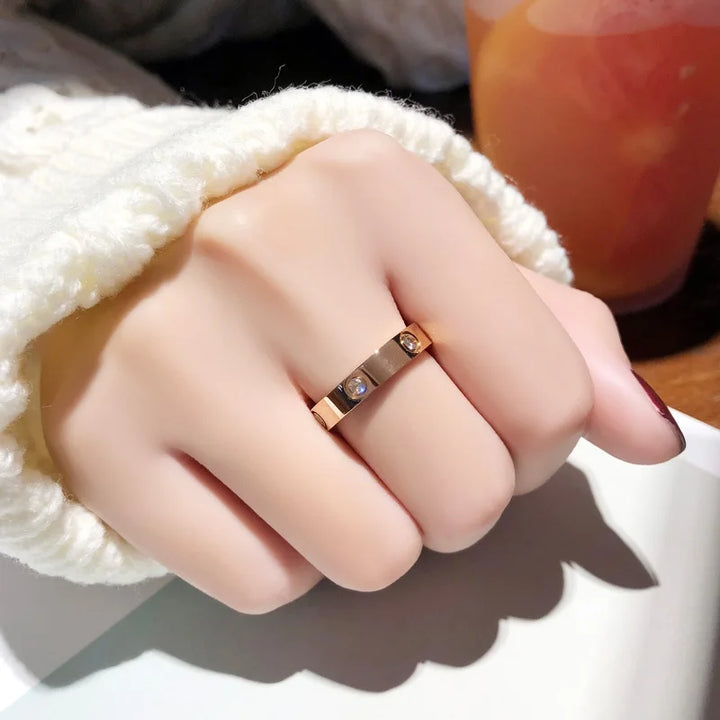 Aline – Radiant Heart Silver Ring