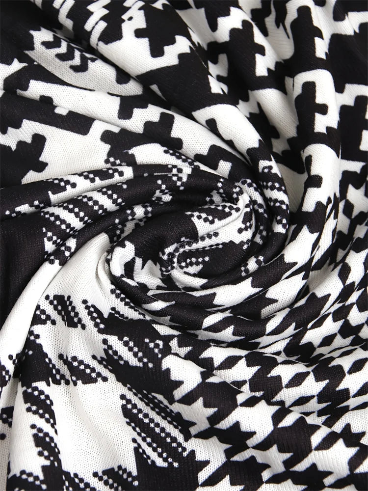 Leona – Sleek Geo-Print Cardigan