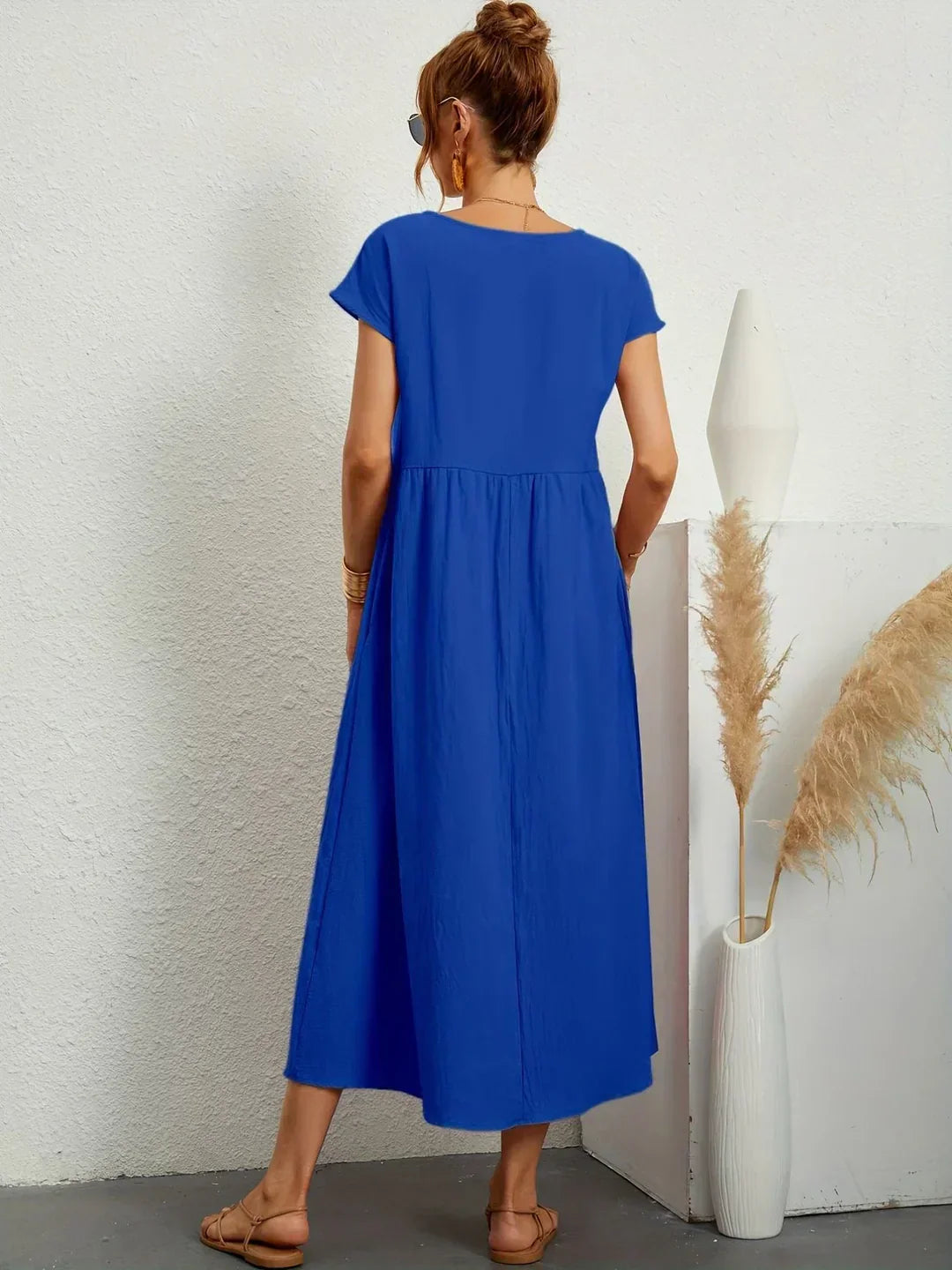 Gabrielle – Flowing Elegant Midi Dress
