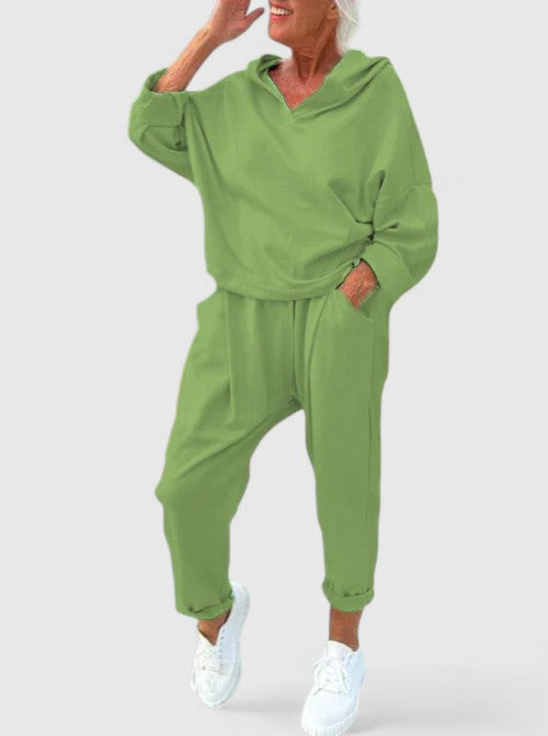 Trudy – Comfortable Hooded Sweatshirt Set