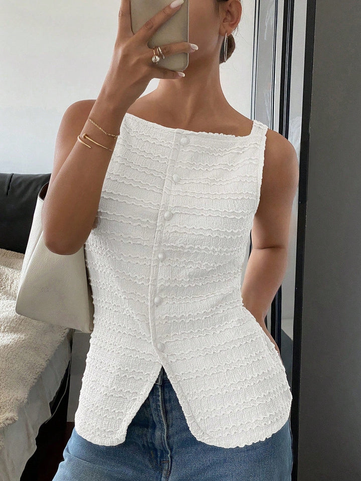 Queenie – Classy Button Front Sleeveless Outerwear Vest