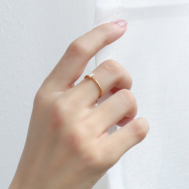 Noelle – Modern Roman Numeral Ring