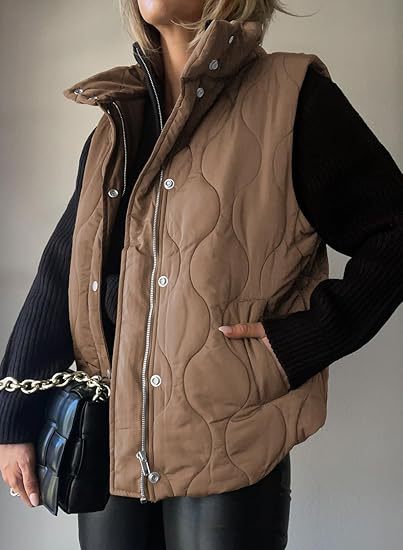Darcy – Chic Lightweight Button-Up Puffer Vest