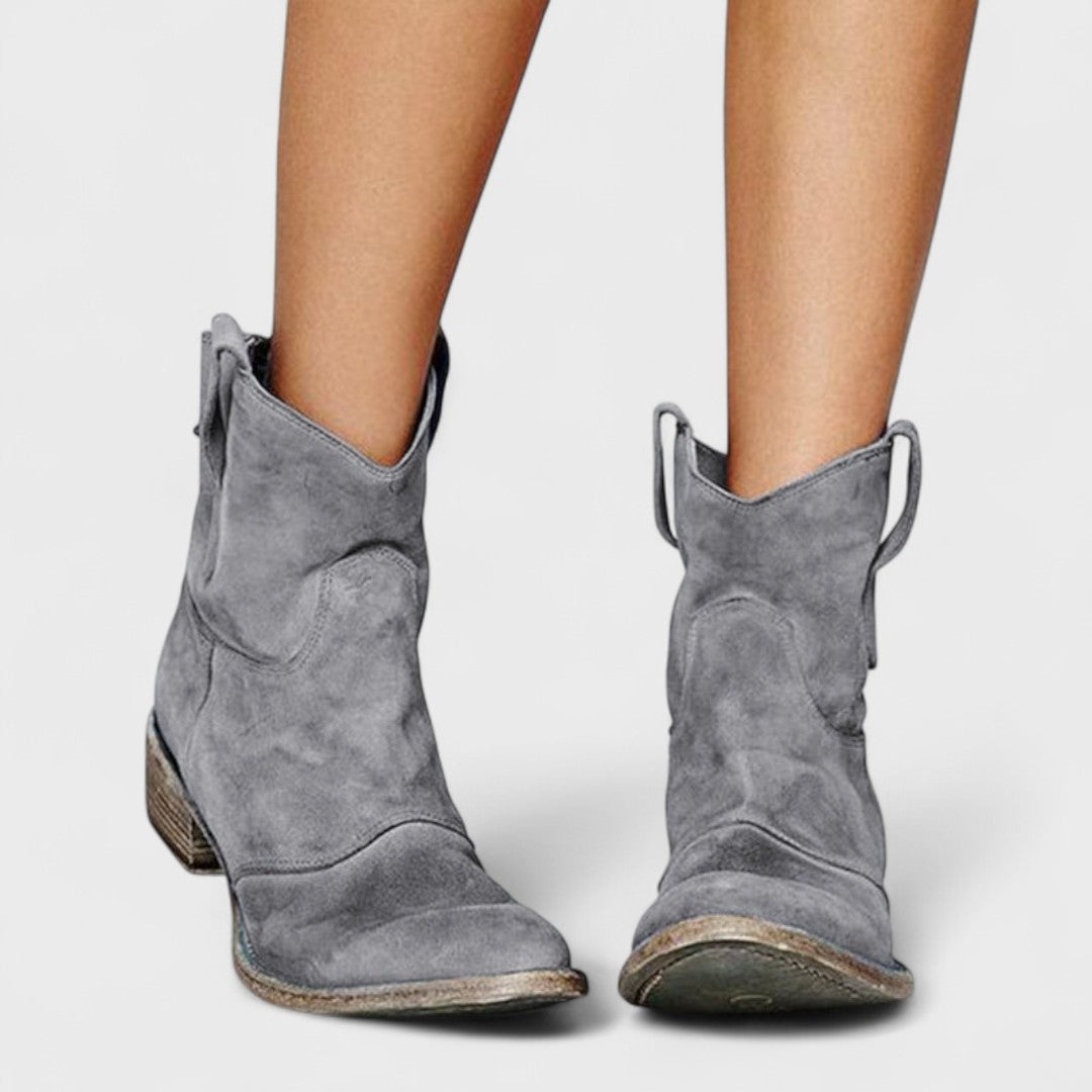 Valerie – Timeless Ankle Boots