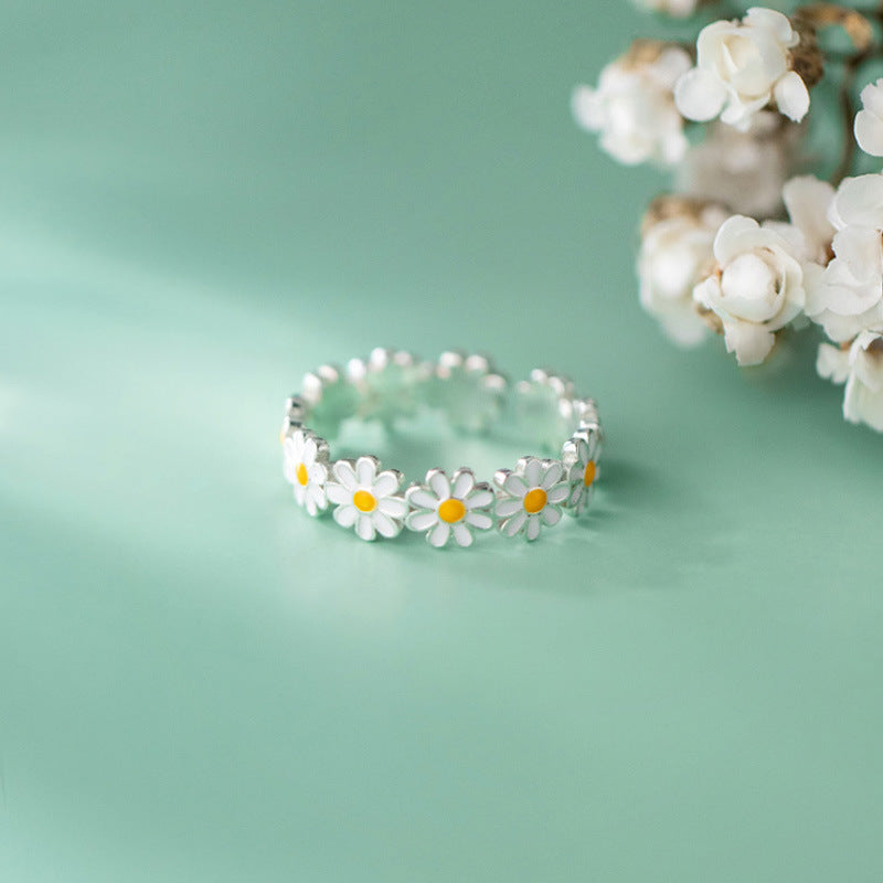 Rena – Silver and Golden Threads Ring