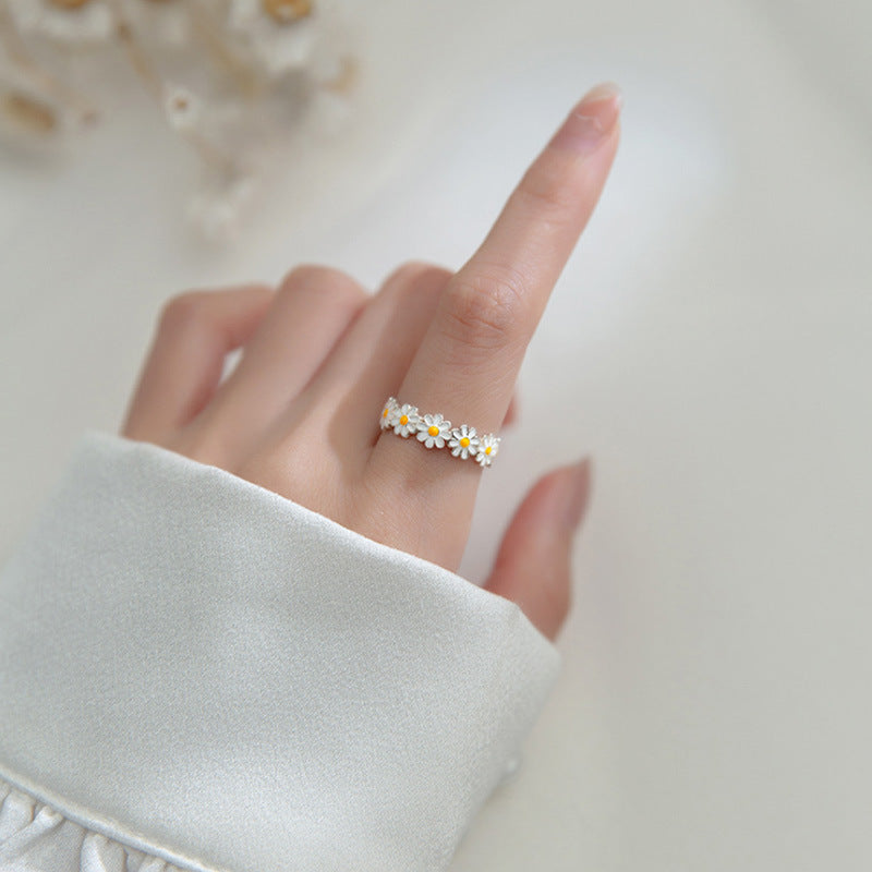 Rena – Silver and Golden Threads Ring