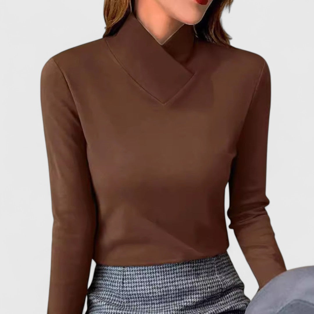 Nadette – Elegant Fitted Turtleneck Top