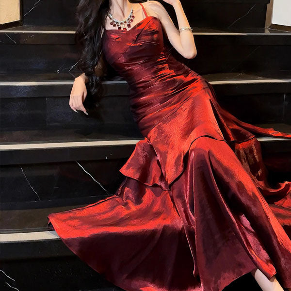 Betty – Glamorous Ruffled Maxi Dress