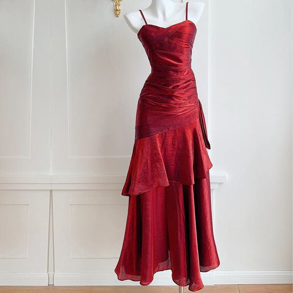 Betty – Glamorous Ruffled Maxi Dress
