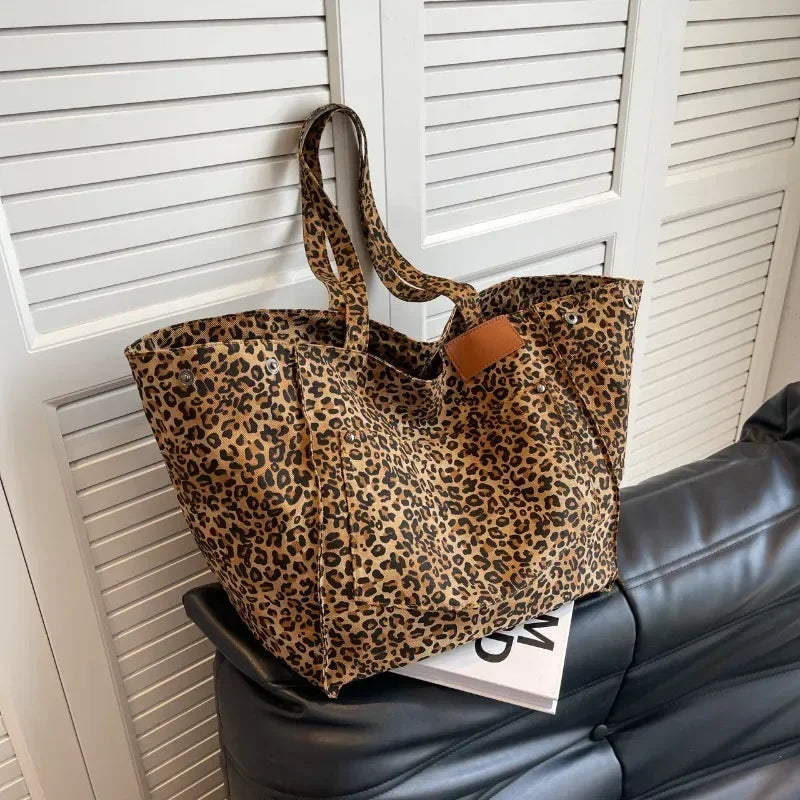 Betty – Effortless Chic Leopard Tote Bag