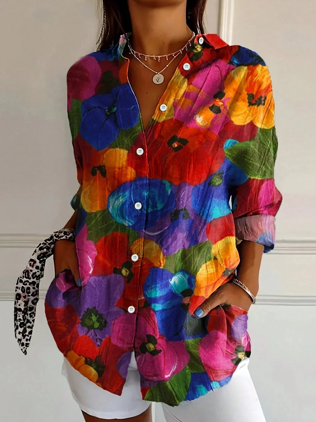 Dorothy – Colourful Blouse with Playful Print