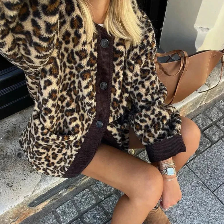 Lydia – Chic Leopard Cardigan