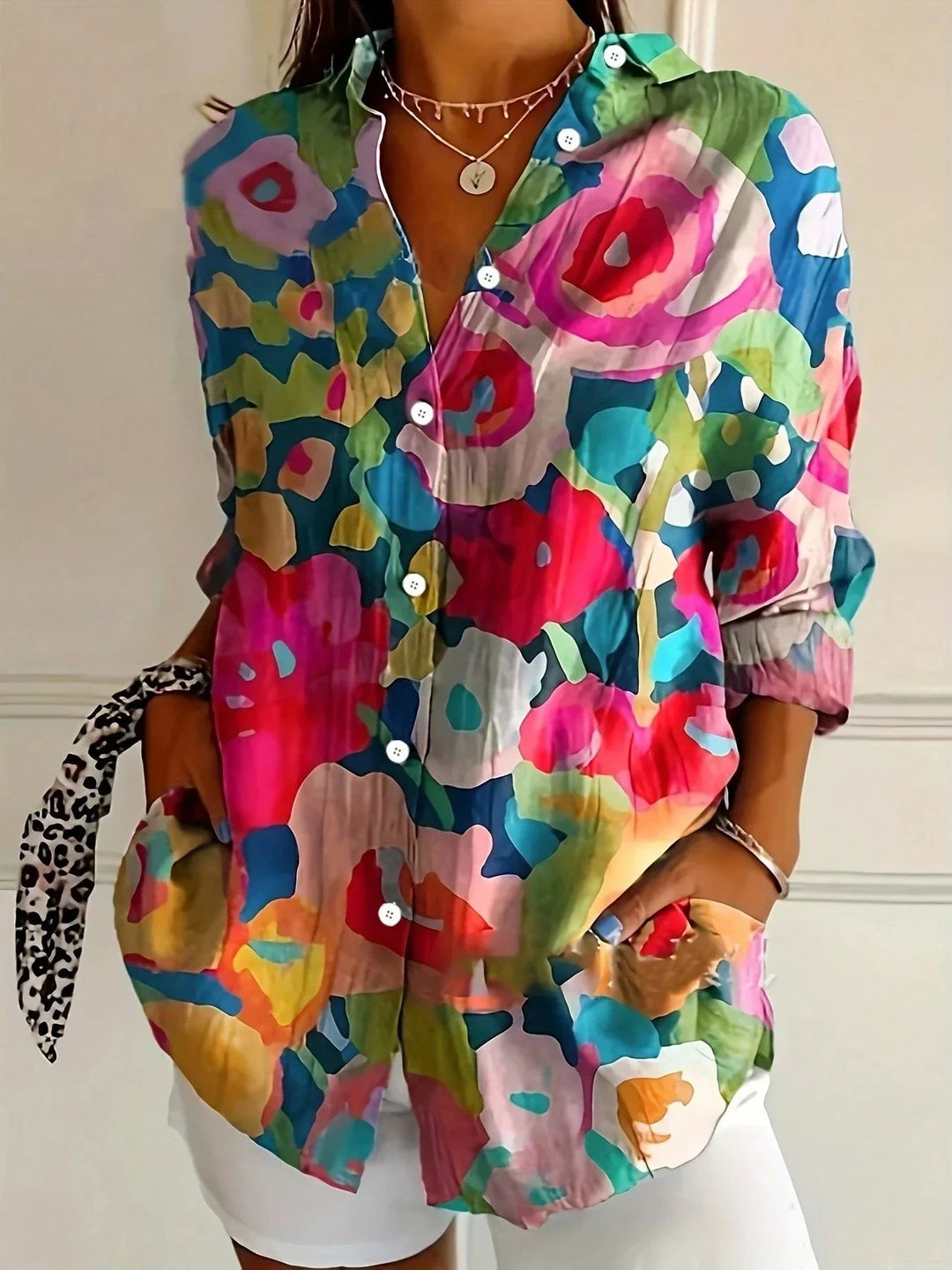 Dorothy – Colourful Blouse with Playful Print