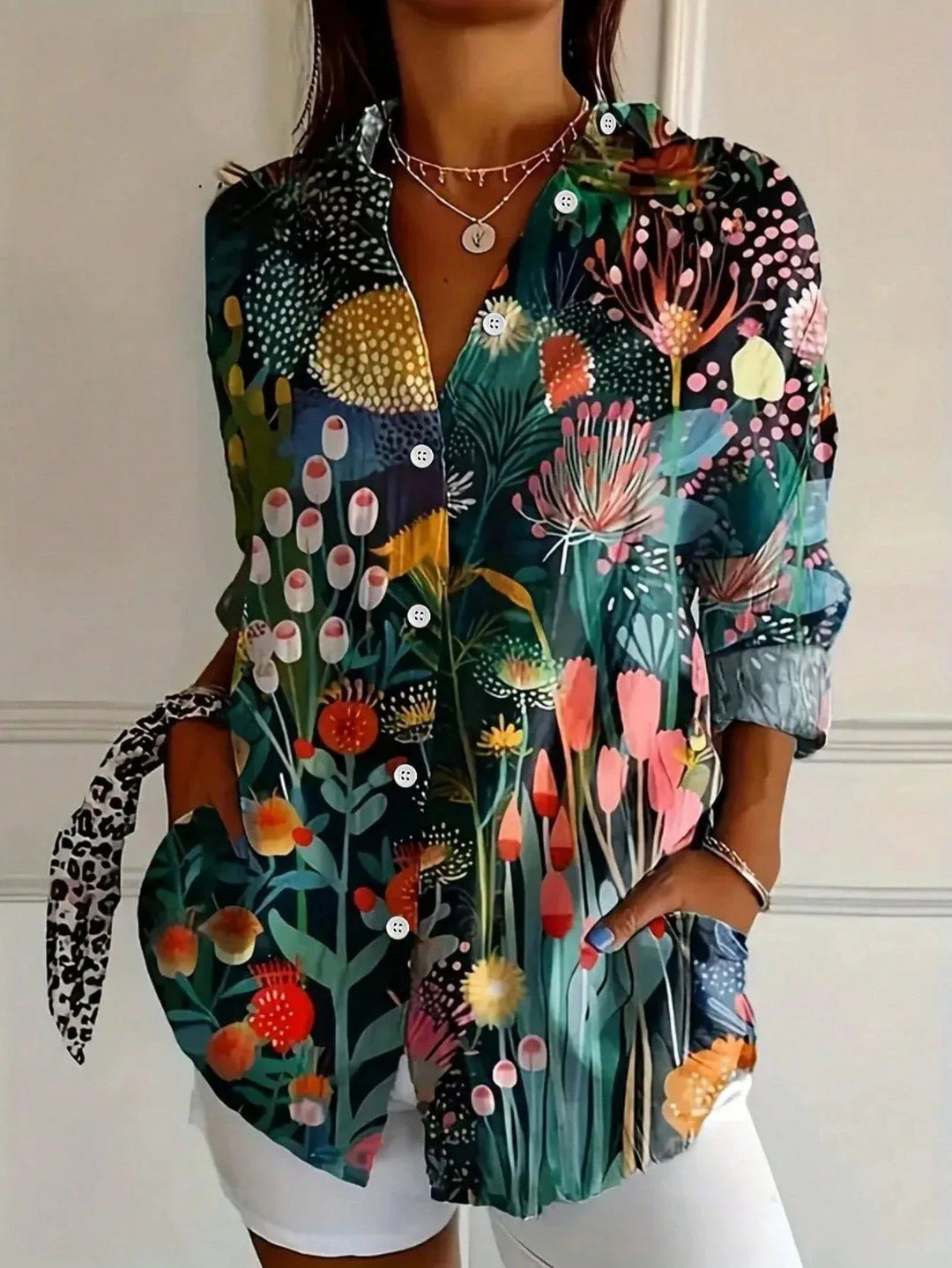 Dorothy – Colourful Blouse with Playful Print